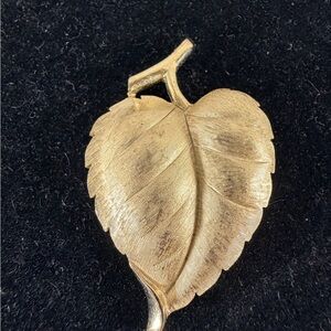 Vintage Crown Trifari Gold-Tone Leaf Brooch
